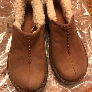 UGG shoes/boots size 6